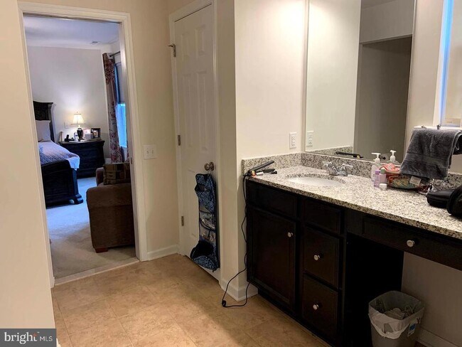 Building Photo - 311 Stafford Ct