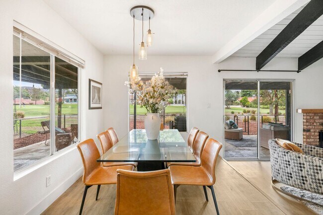 Building Photo - CANYON LAKE 3 BED 2 BATH ON GOLF COURSE