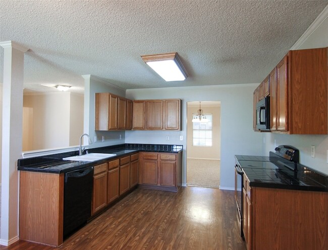 Building Photo - 1460 Stewart Dr
