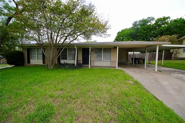 Primary Photo - 1800 Rhodes Rd