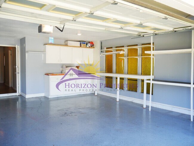 Building Photo - Remodeled 3 Bed 2 Bath 1,595 Sq Ft Fair Oaks Home