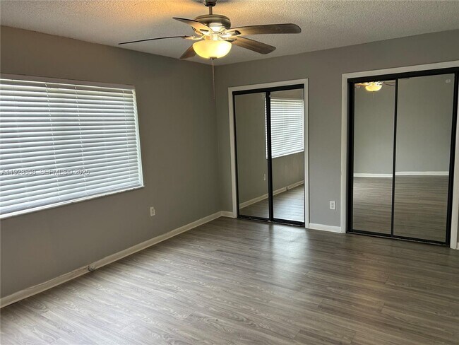 Building Photo - 335 SW 20th St