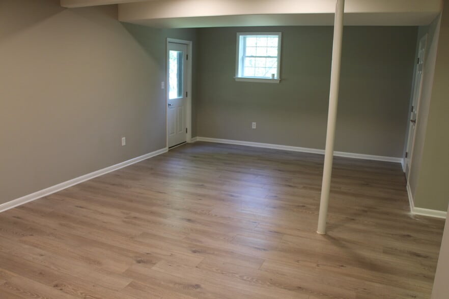 Building Photo - 2462 Camp Rd