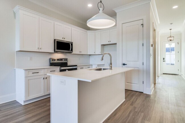 Building Photo - Brand New Single Story Townhome in Gated Community