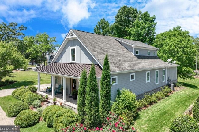 Building Photo - 131 Village Dr