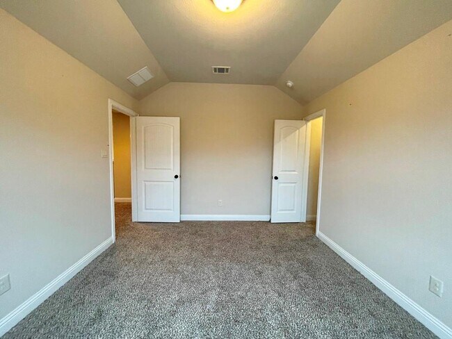 Building Photo - 433 Mistflower Springs Dr