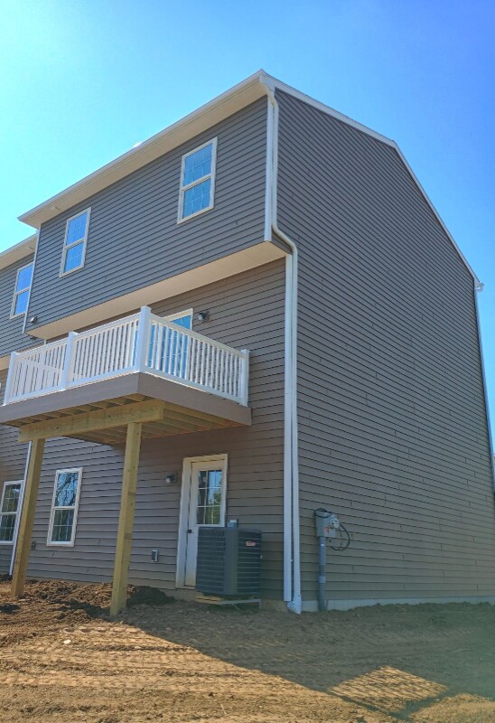 Building Photo - 113 Meadowbrook Ln