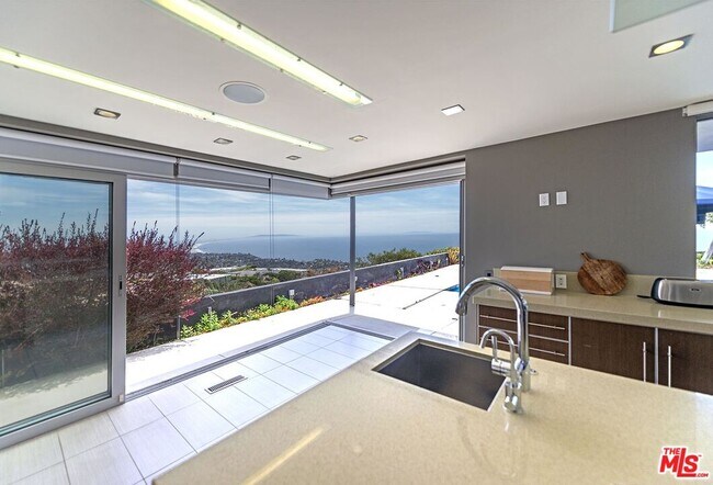 Building Photo - 16722 Charmel Ln