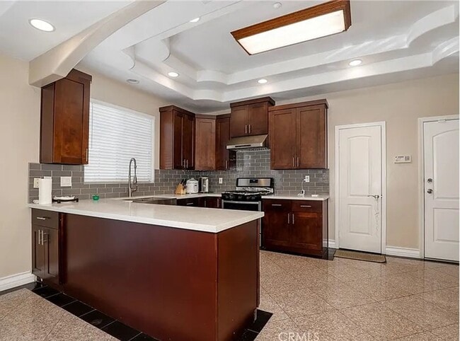 Building Photo - 5 Bedroom & 5.5 Bathroom