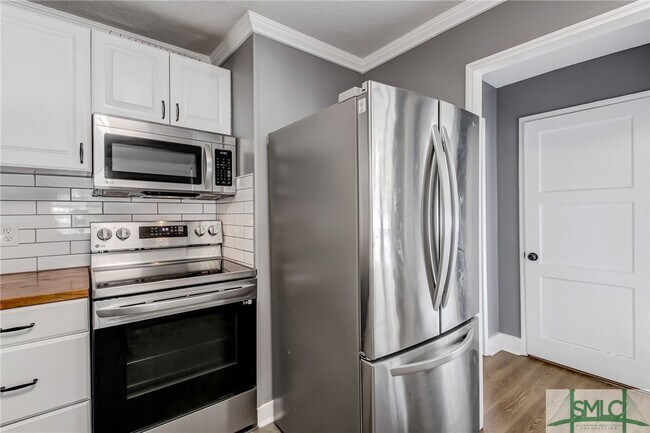 Building Photo - 414 E 58th St