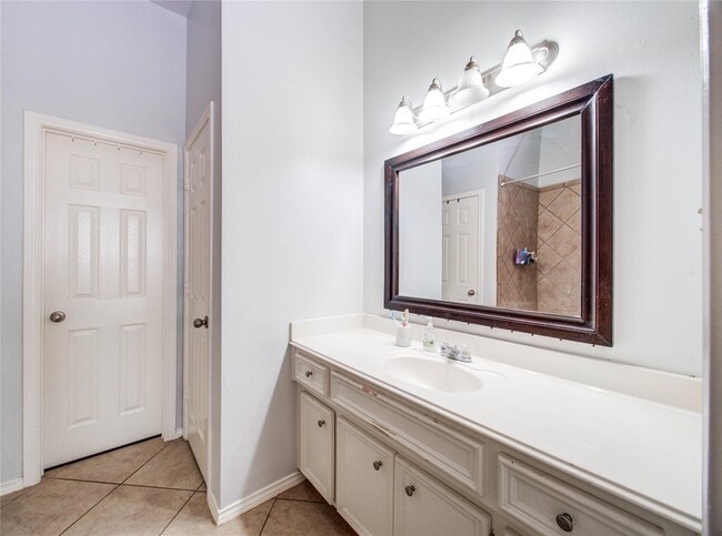 Building Photo - 14926 Tuttle Point Dr