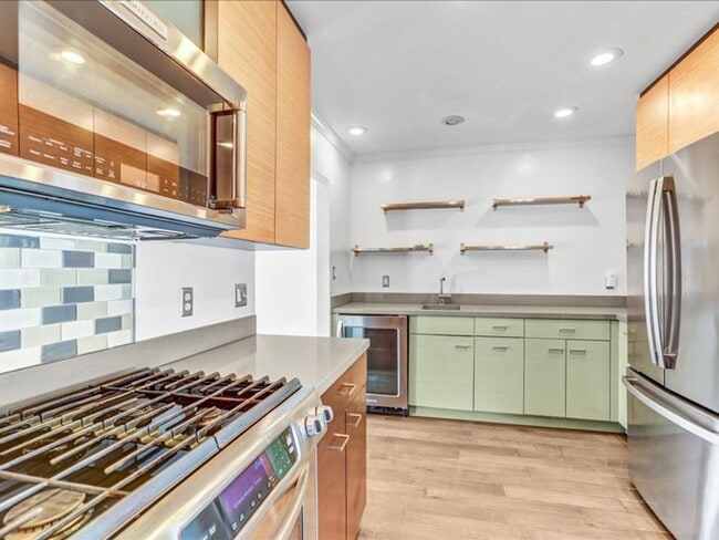 Building Photo - Spacious 4 Bed, 2 Bath Home in La Mesa with Detached Garage!