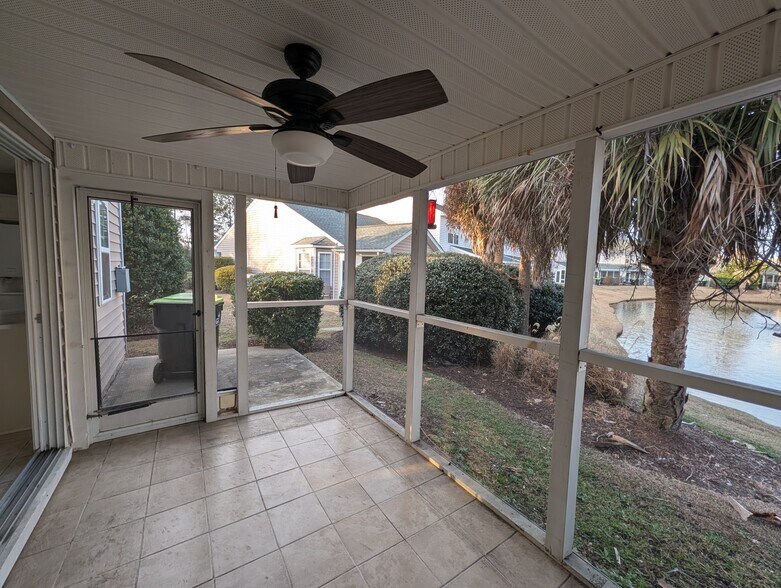 Screened Lanai - 682 Wilshire Ln