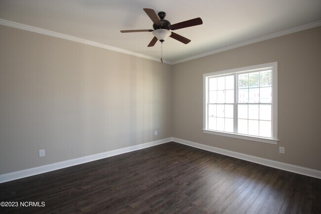 Building Photo - 2224 Brookville Dr