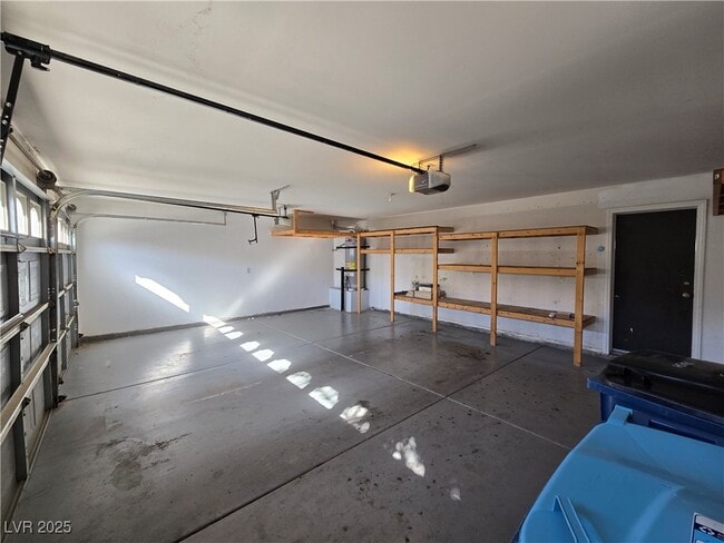 Building Photo - 8528 W Gilmore Ave