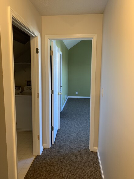 Building Photo - 4201 Bridlepath Pl