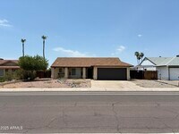 Building Photo - 11014 N 65th Ave