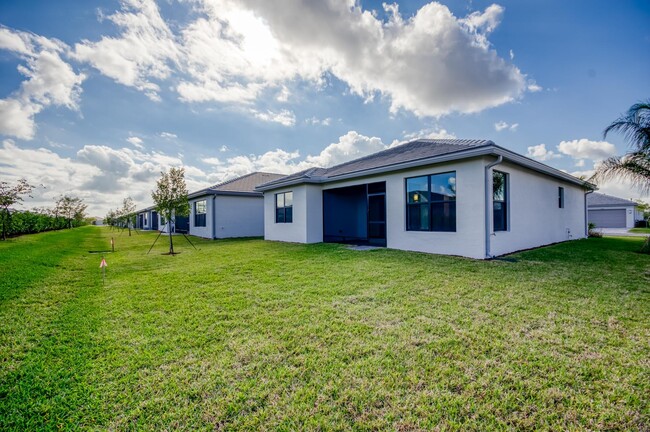 Building Photo - 12555 SW Manatee Marsh Ter