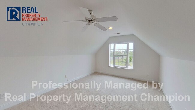 Building Photo - Welcoming Home in Courtney Pines w/Fenced Yard