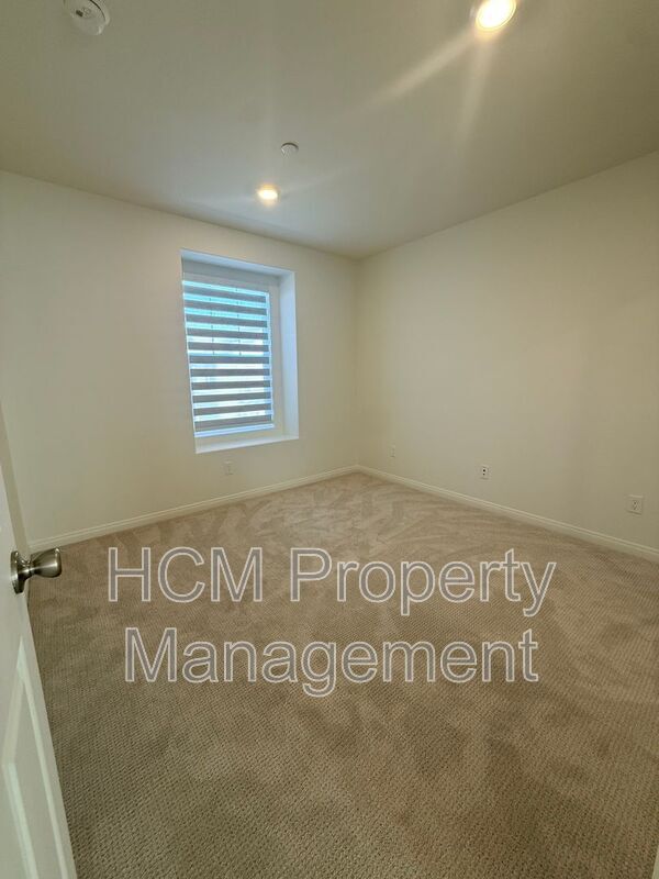 Building Photo - 4254 S Hermosa Paseo