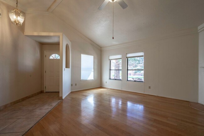 Building Photo - Spacious Stand Alone Home