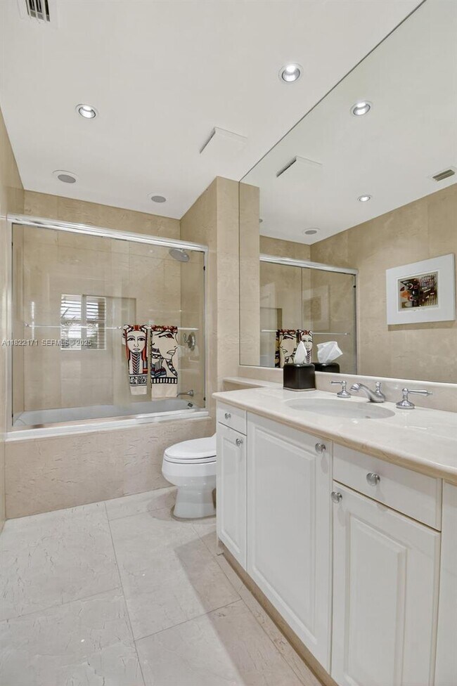 Building Photo - 19925 NE 39th Pl