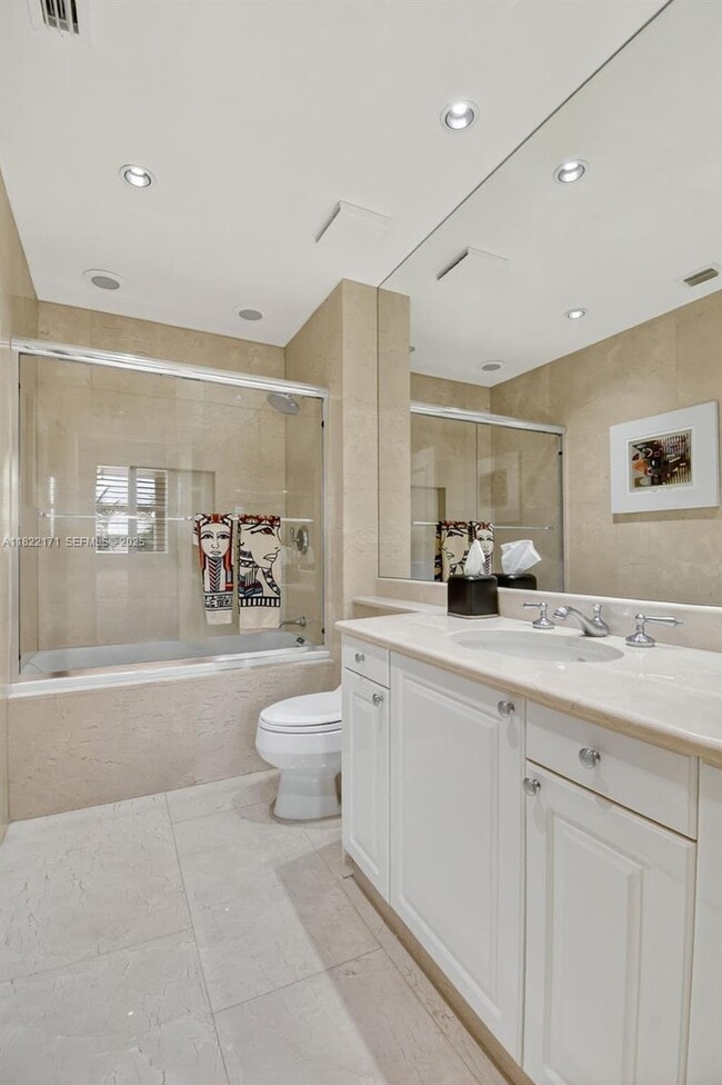 Building Photo - 19925 NE 39th Pl