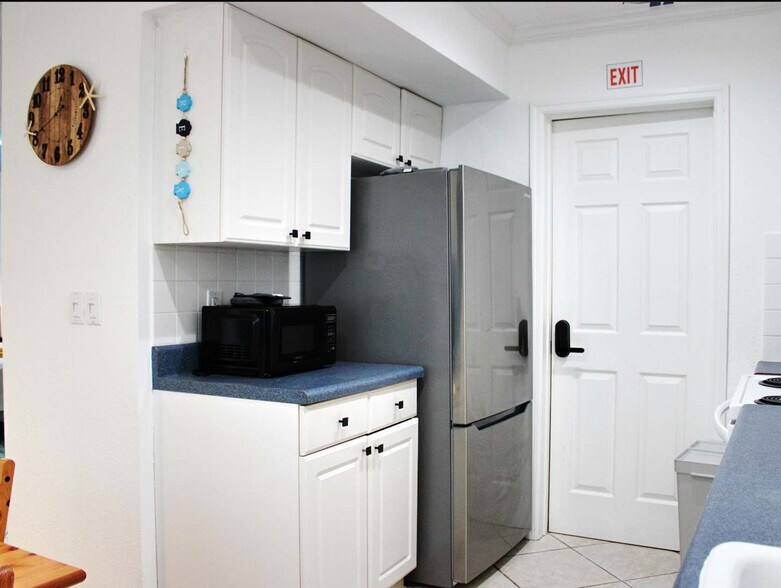 Building Photo - 330 Grant St