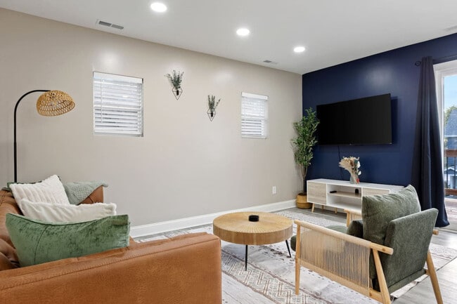 Building Photo - 1523 S East St