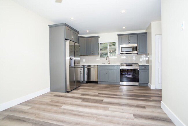 Building Photo - Beautiful detached 2/1 in North Park!  Pri...