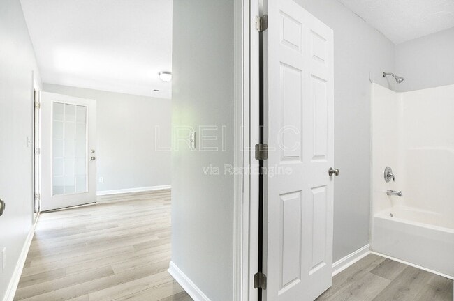 Building Photo - 304 Keeneland Dr
