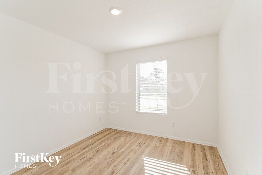 Building Photo - 456 Maple Bnd Ln