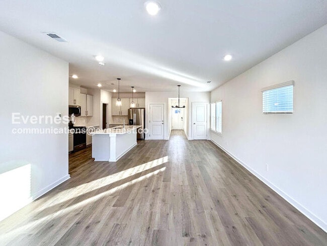 Building Photo - 649 Whitetail Ct