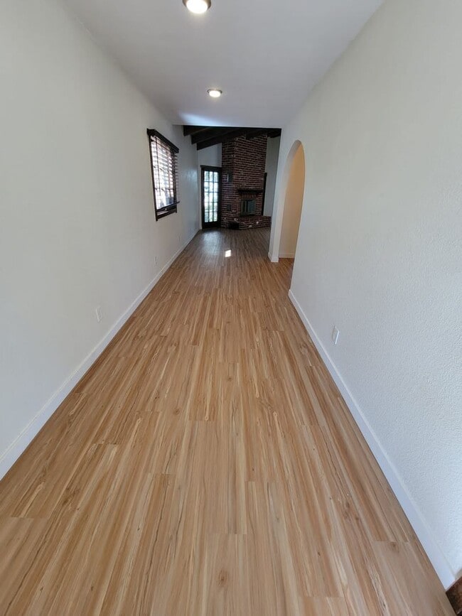 Building Photo - Torrance - 3 bd / 2 ba Home! GREAT LOCATION!!