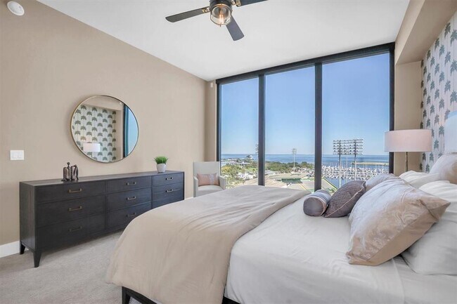 Building Photo - 301 1st St S