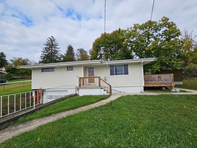 Building Photo - 3 bed/1.5 bath house near Sabraton