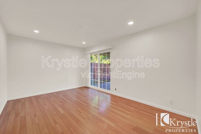 Building Photo - 1009 Heartwood Ave