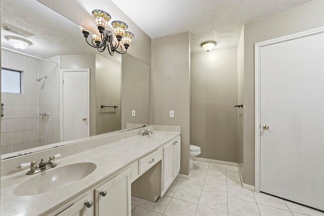 Building Photo - 21739 Park Bend Dr