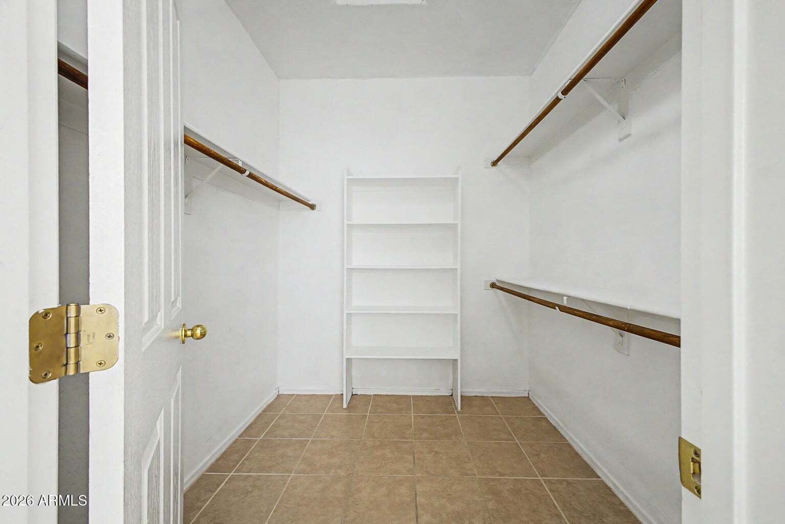 Building Photo - 13271 W Clarendon Ave