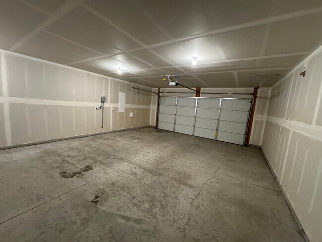 Building Photo - 12772 N Cavanaugh Dr