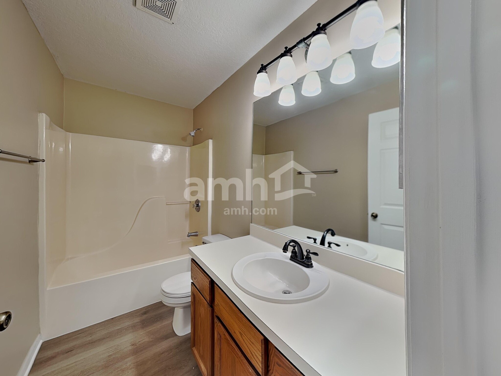 Building Photo - 6200 Erik Ct