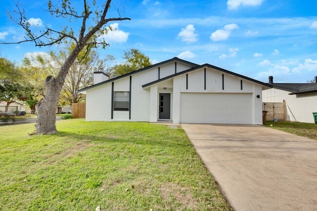 Primary Photo - 7002 Skynook Dr