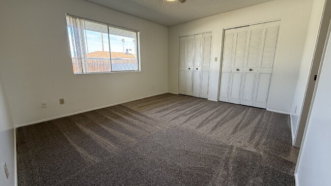 Building Photo - "Charming 2-Bed, 2-Bath Oasis in Phoenix -...