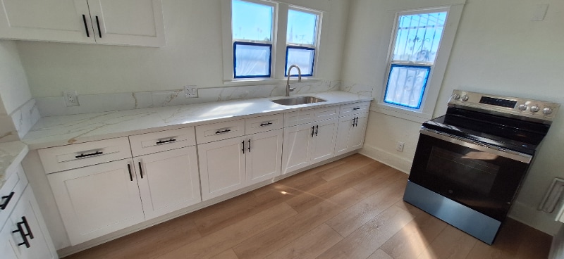 Building Photo - 507 W 59th Pl