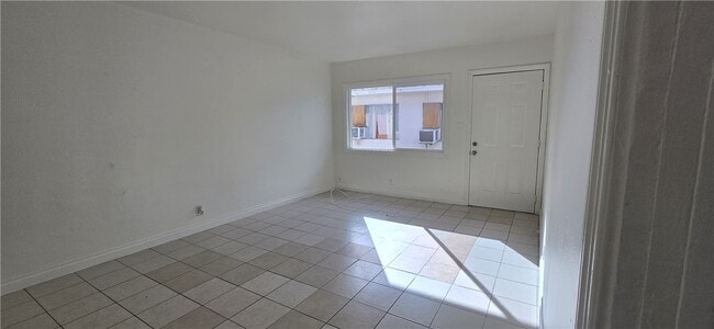 Building Photo - 1095 E Nocta St