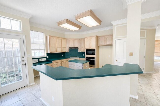 Building Photo - 1612 Chasewood Dr