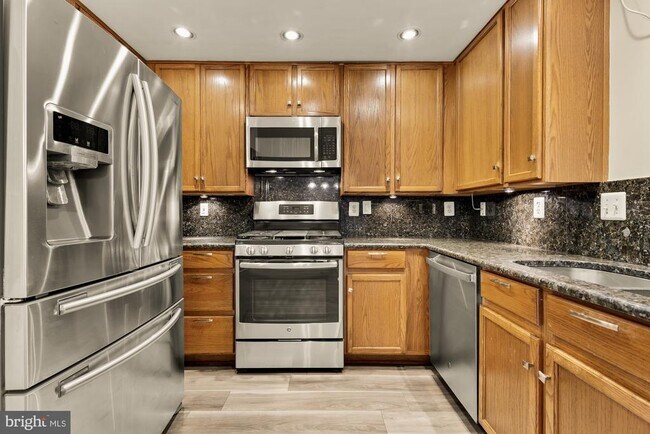 Building Photo - 640 Orchard Ridge Dr