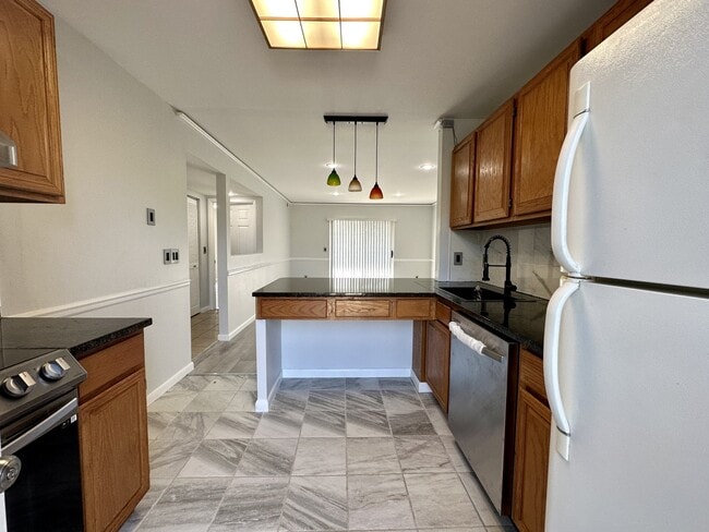 Building Photo - 303 N Caroline Pl