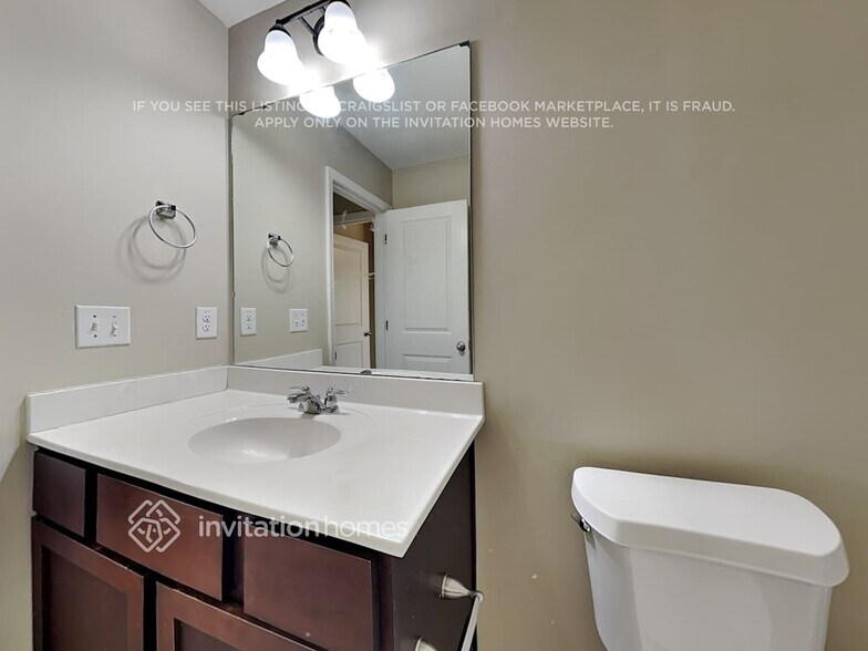 Building Photo - 3530 Mica Cir SE