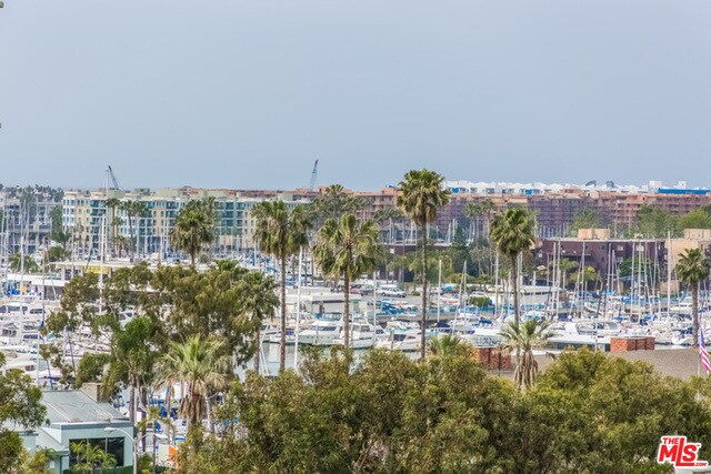 Primary Photo - 13700 Marina Pointe Dr